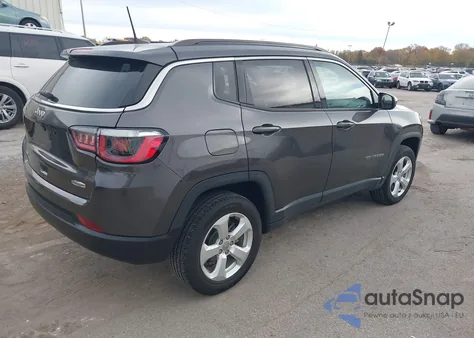 2018 Jeep Compass Latitude 4X4 z USA, uszkodzony, nr VIN 3C4NJDBBXJT398296
